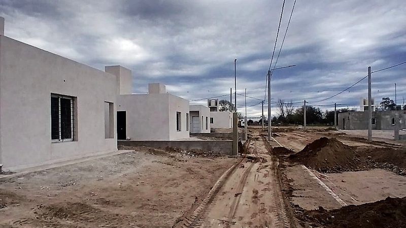 VILLA MERCEDES: LAS VIVIENDAS PRESENTAN NUEVOS AVANCES Y YA MUESTRAN SUS FORMAS DEFINITIVAS