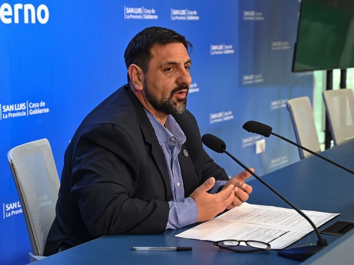 INSTAN A CHICOS DE ENTRE 5 Y 8 AÑOS Y ADOLESCENTES DE 14 A TRAMITAR LA RENOVACIÓN DEL DNI