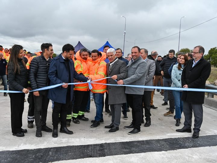 INAUGURARON LAS OBRAS DE RECONSTRUCCIÓN DE LOS PUENTES FRENTE AL HOSPITAL ‘RAMÓN CARRILLO’