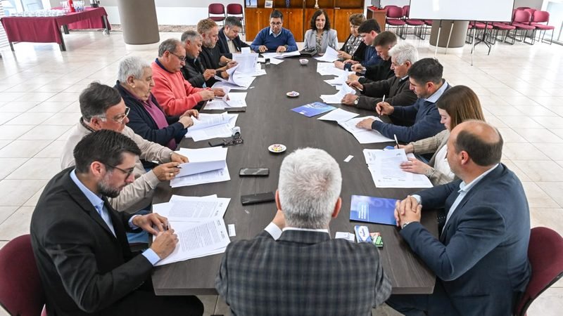 INVERTIRÁN MÁS DE $1.500 MILLONES EN OBRAS PÚBLICAS MUNICIPALES 