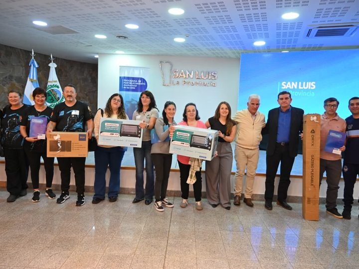 EL GOBIERNO ENTREGÓ 84 DECRETOS DE FINANCIAMIENTO A ORGANIZACIONES SOCIALES DE TODA LA PROVINCIA